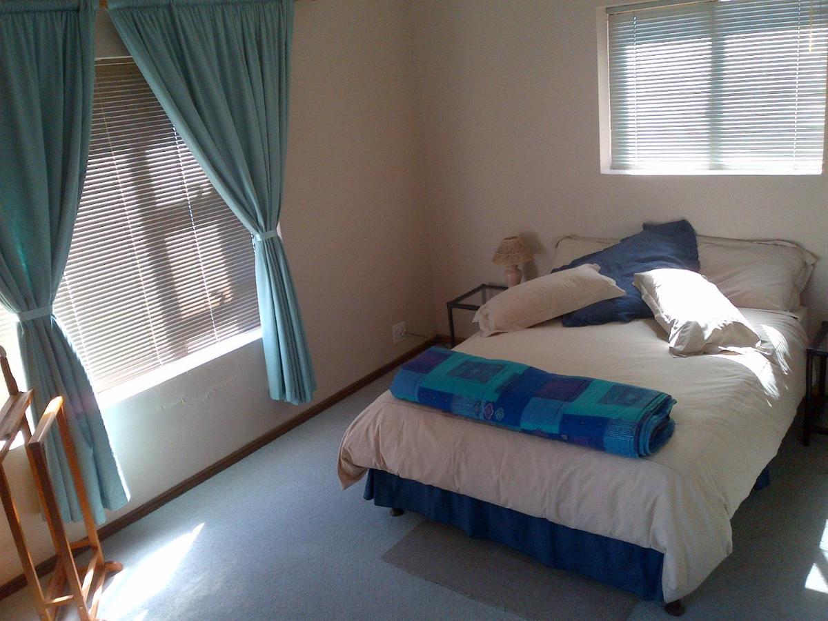 Gansbaai Lodge & Backpackers Exterior photo